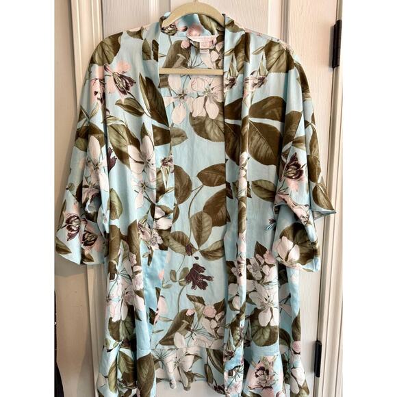 Victoria’s Secret Here Comes the Bride Floral Kimono Robe XS - Picture 4 of 7